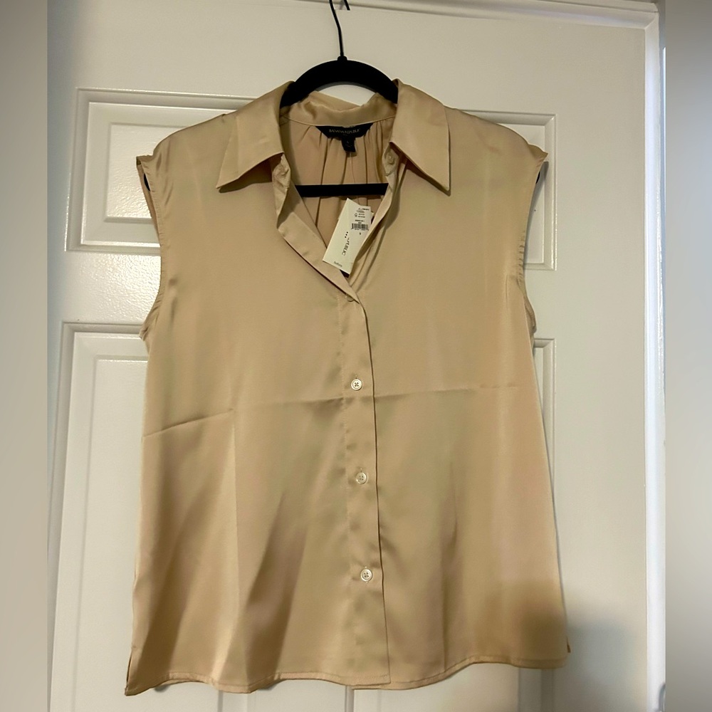 NWT Banana Republic blouse in cream, size S